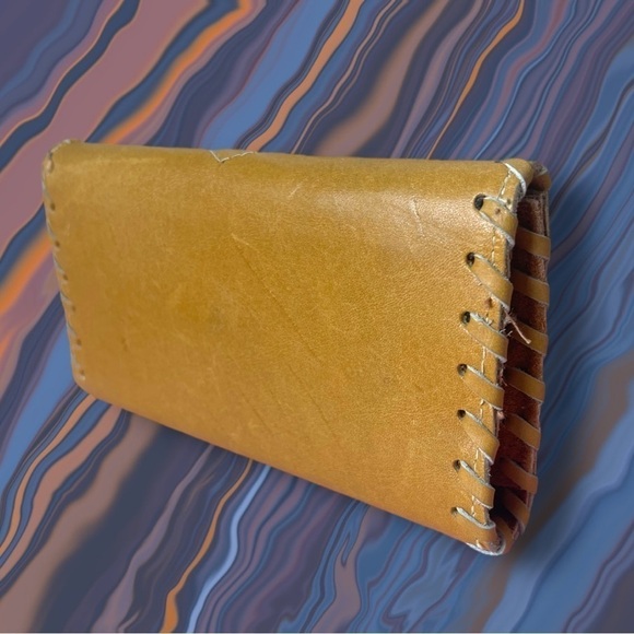 Handmade Hand Stitched Leather Wallet - Picture 3 of 9